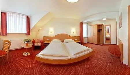 Kriemhild Am Hirschgarten