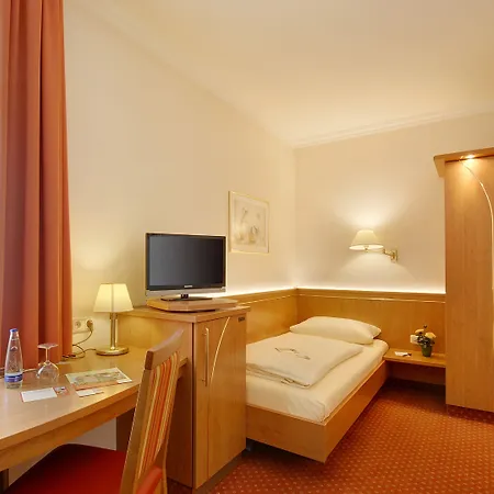 Hotel Kriemhild Am Hirschgarten