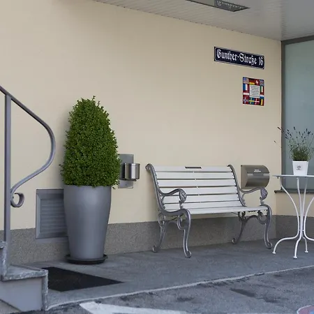 Kriemhild Am Hirschgarten Hotel