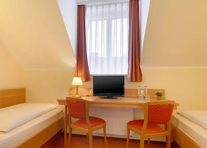 Kriemhild Am Hirschgarten Hotel 3*