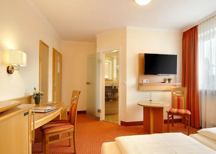 Kriemhild Am Hirschgarten Hotel 3*