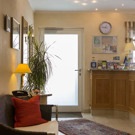 Kriemhild Am Hirschgarten 3* München