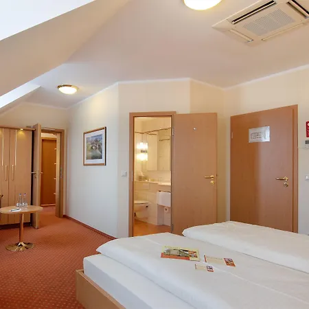 Hotel Kriemhild Am Hirschgarten München