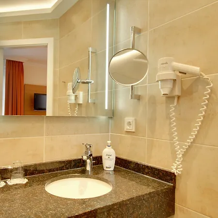 Hotel Kriemhild Am Hirschgarten