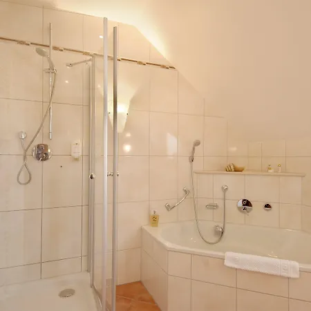 Kriemhild Am Hirschgarten München