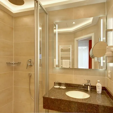 Kriemhild Am Hirschgarten Hotel