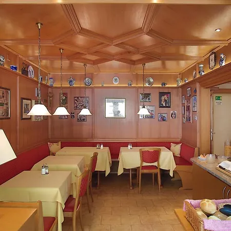 Kriemhild Am Hirschgarten 3* Mnichov