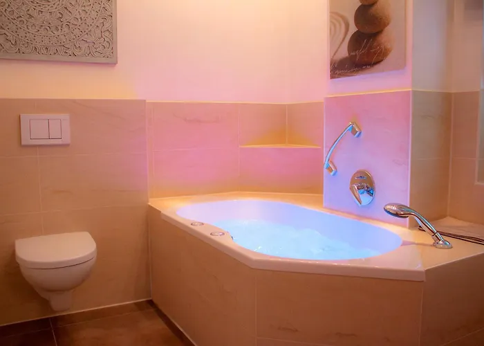 Kriemhild Am Hirschgarten Hotel München