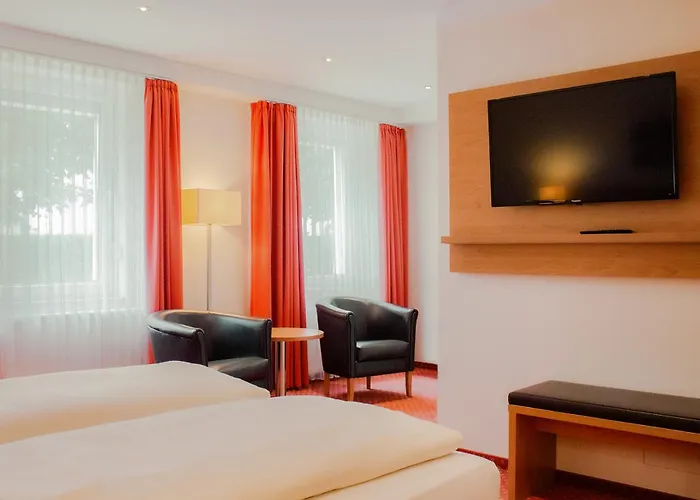 Hotel Kriemhild Am Hirschgarten 3*