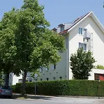 Kriemhild Am Hirschgarten Hotell 3*