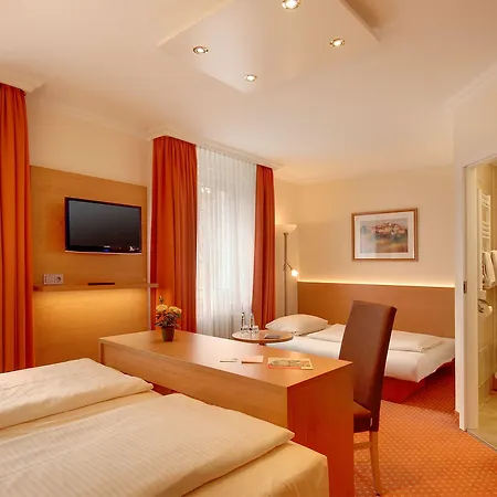 Hotell Kriemhild Am Hirschgarten 3*