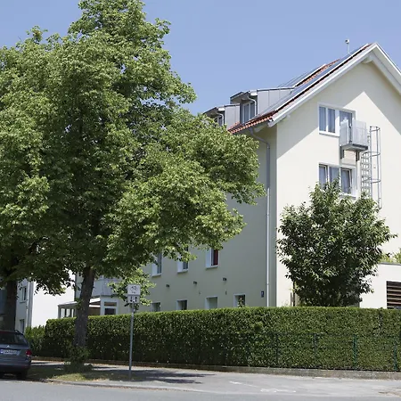 Kriemhild Am Hirschgarten Hotell 3*