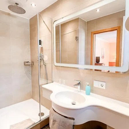 Kriemhild Am Hirschgarten 3*