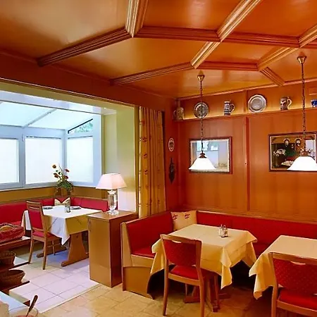Kriemhild Am Hirschgarten Hotell 3*